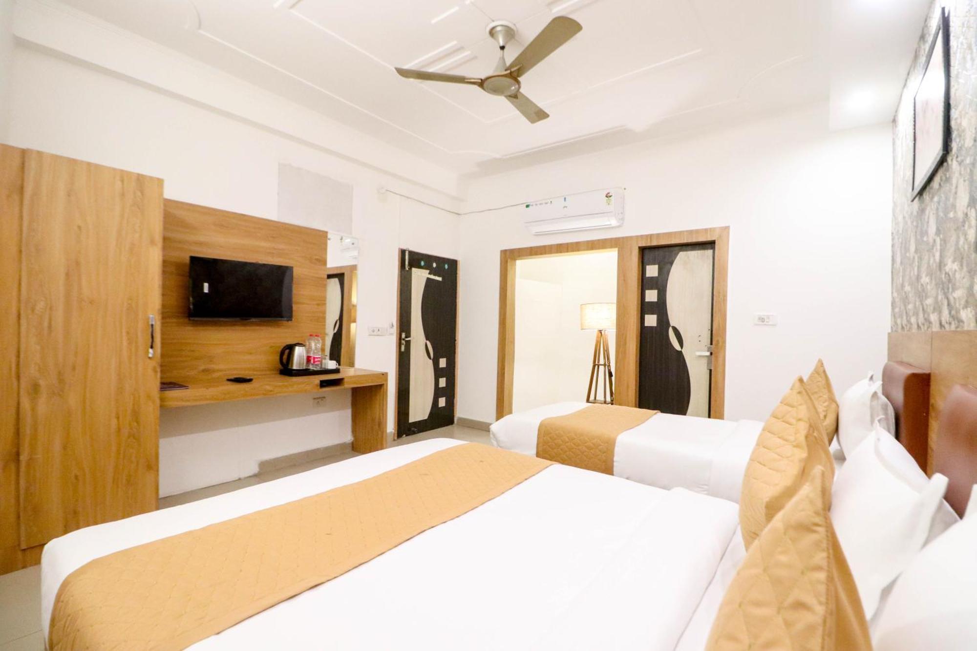 Hotel Stay Villa Delhi Airport Нью-Дели Экстерьер фото