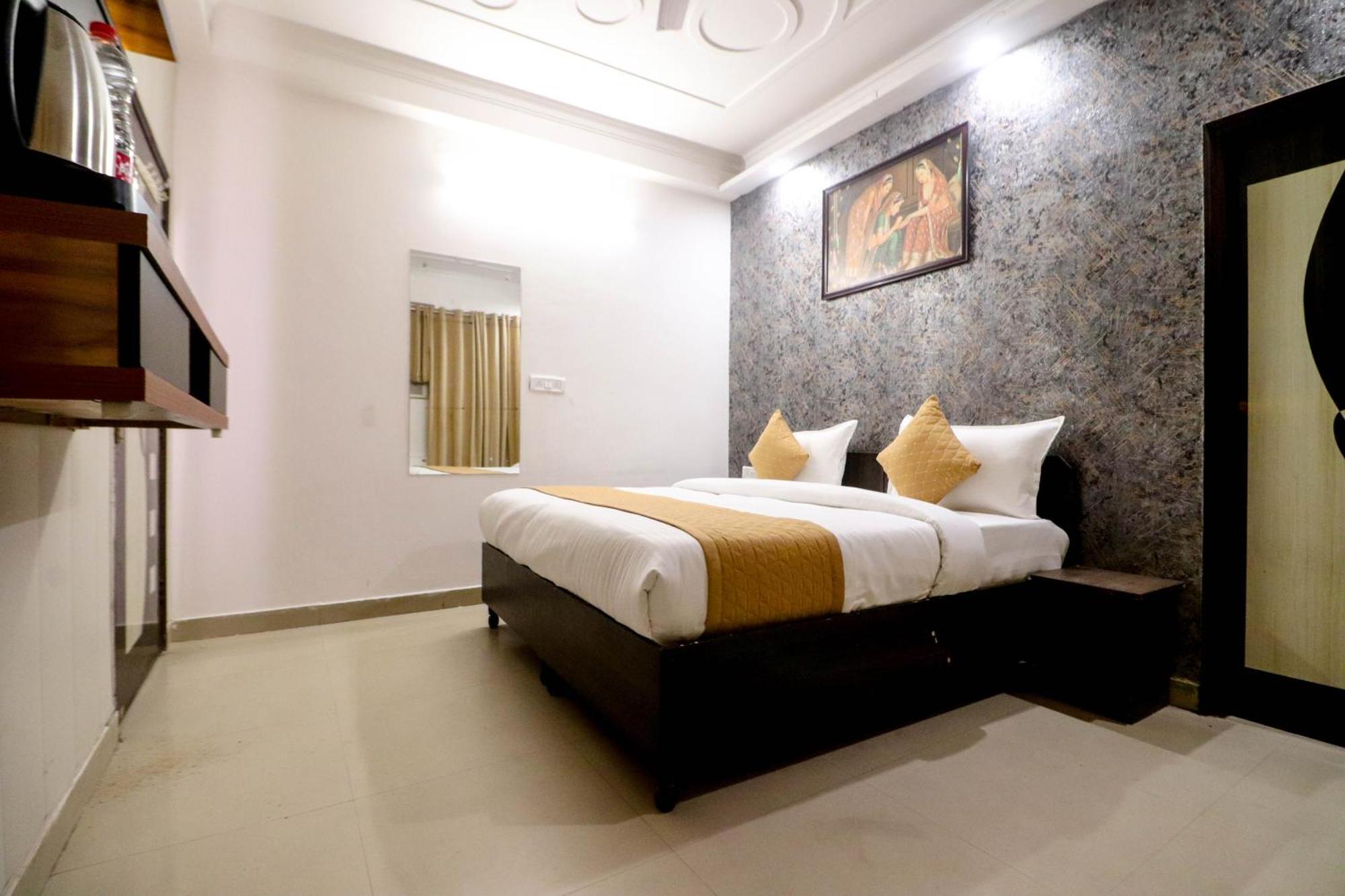 Hotel Stay Villa Delhi Airport Нью-Дели Экстерьер фото