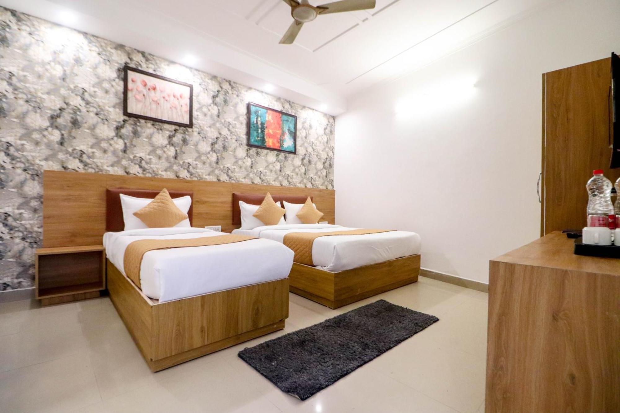Hotel Stay Villa Delhi Airport Нью-Дели Экстерьер фото