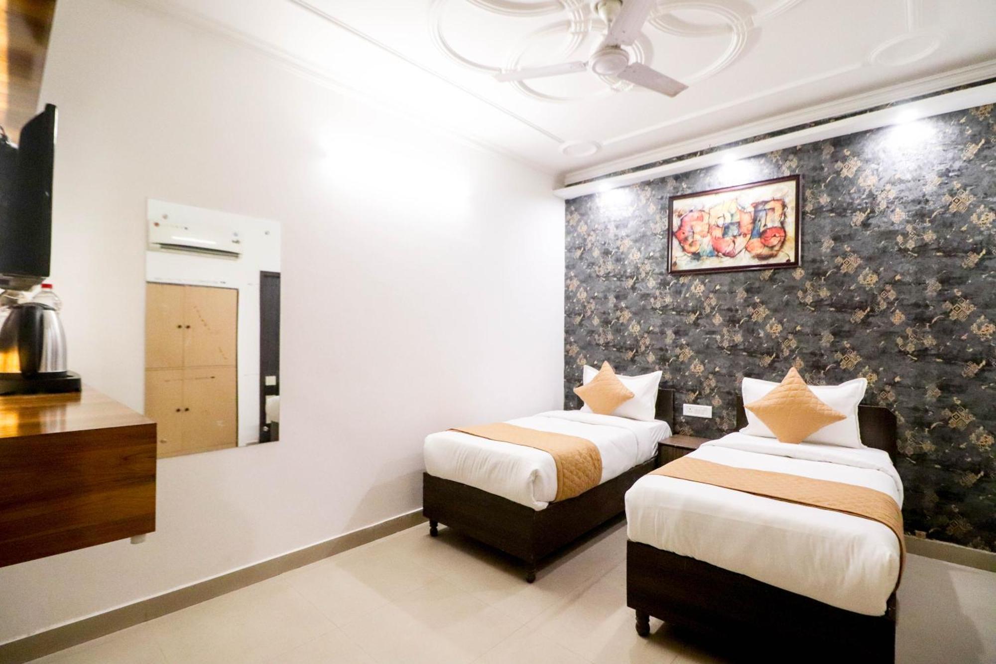 Hotel Stay Villa Delhi Airport Нью-Дели Экстерьер фото